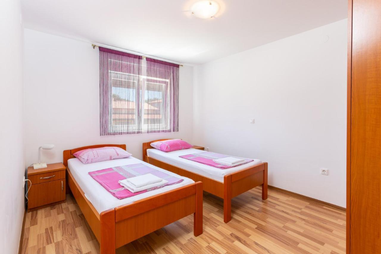 Dragan K1 Hotel Medulin Exterior photo